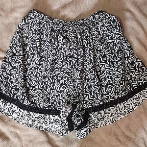 Black and white patterned Shorts